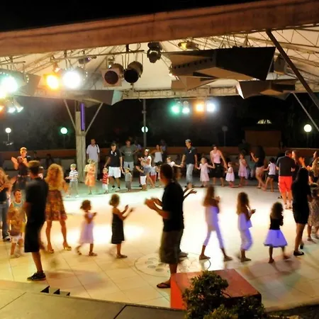 אתר נופש Bungalow S3 *